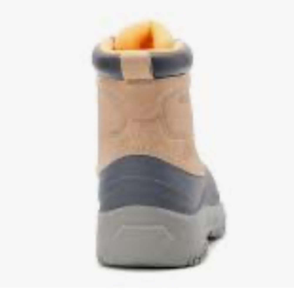 Ozark Trail women’s size 7 snow rubber duck boot - Picture 4 of 4